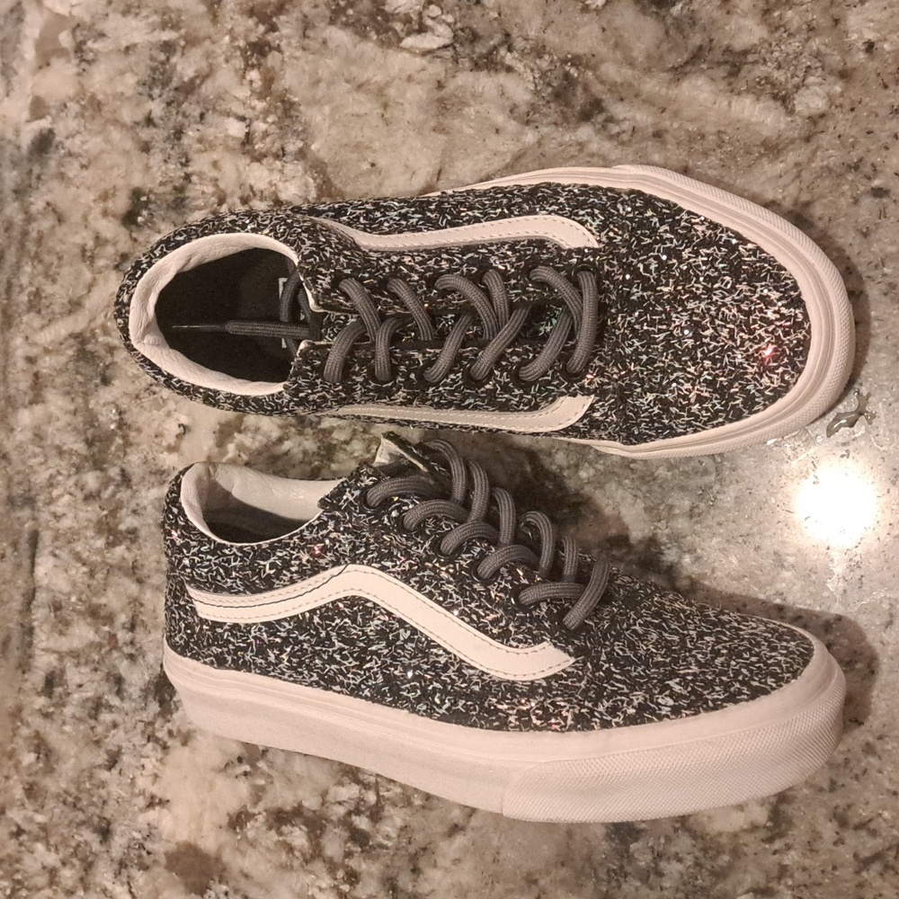 Vans Girls/Womens Textured Black and White Sneakers